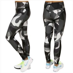 SOLD Nike One Legend Pant